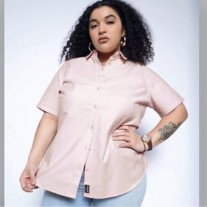 Wildfang The Essential Oxford Button-Up Short Sleeve Shirt in Pink Size 2X